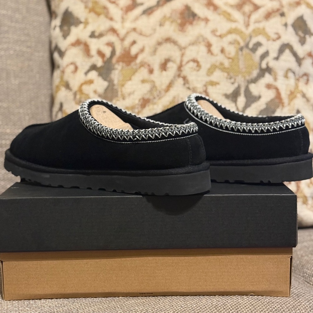 New  Authentic UGGS Tasman Slippers!!!